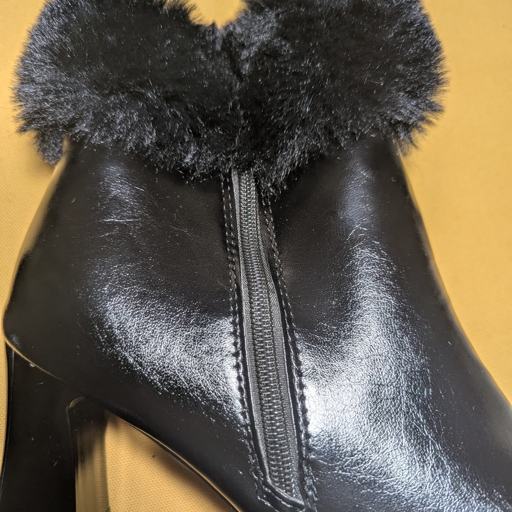 Elegant Black & Fur-Trimmed Women's Boots YTK Shoe Sale! - Picture 5 of 8
